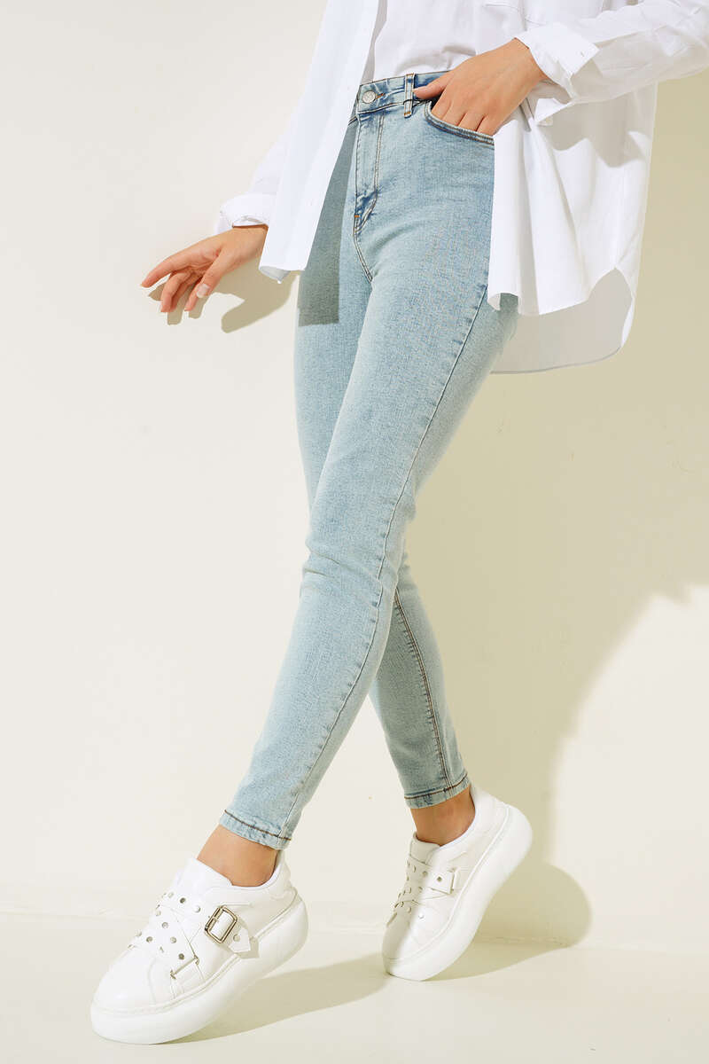 High-Waist Slim Pants with Stretch - Light Wash