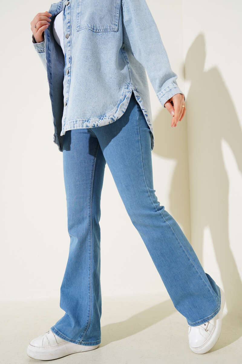High-Waist Flared Pants - Light Blue