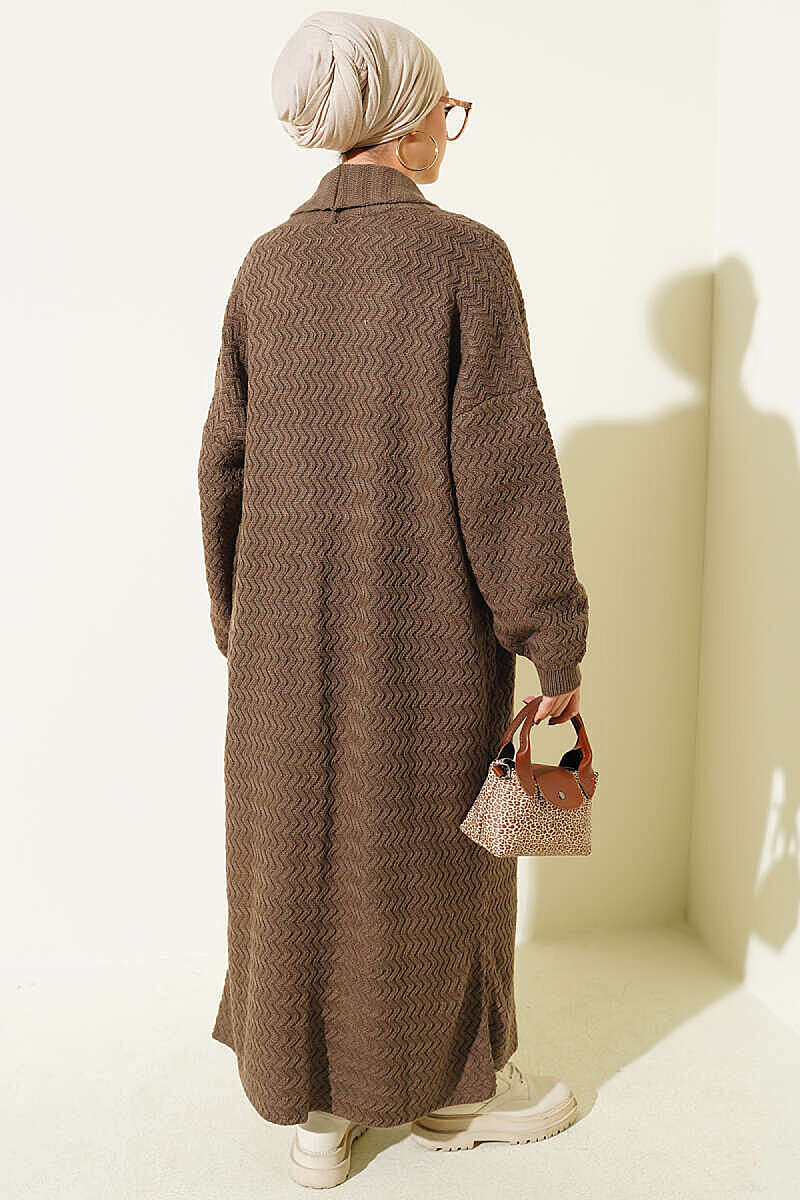 Long Zigzag-Embossed Knit Cardigan - Brown