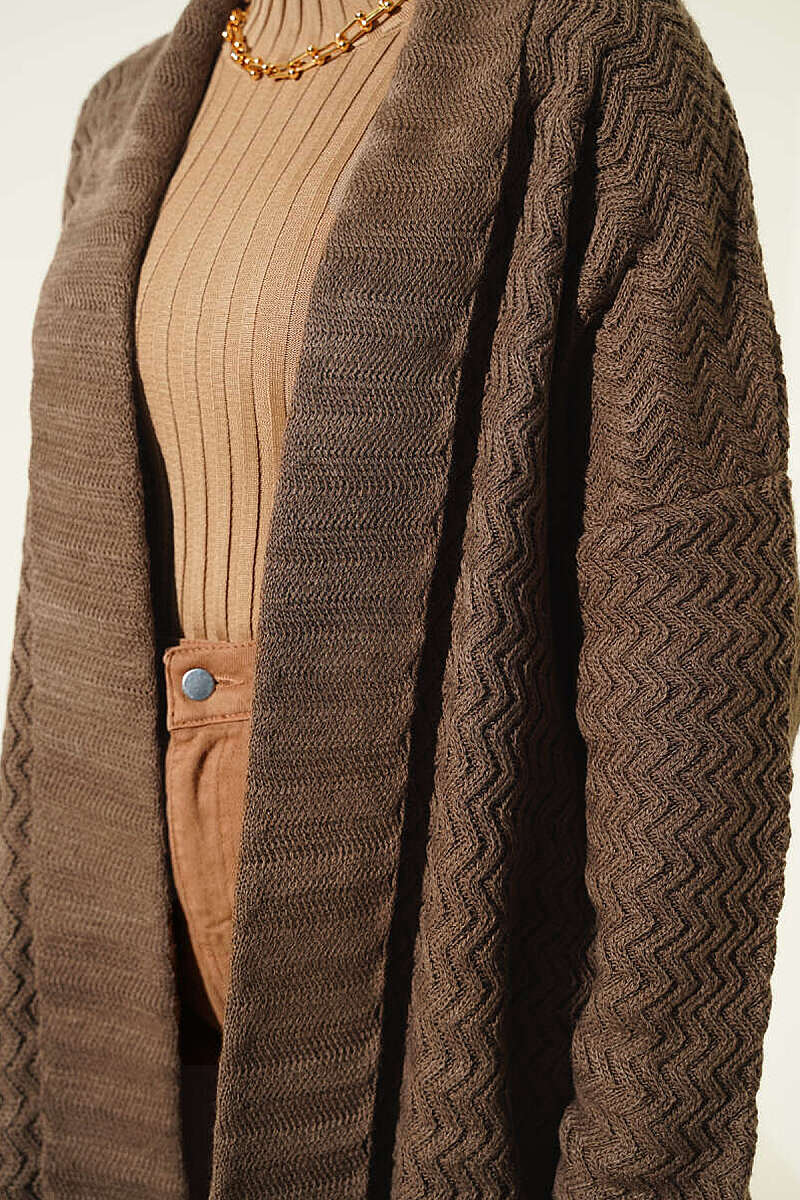 Long Zigzag-Embossed Knit Cardigan - Brown