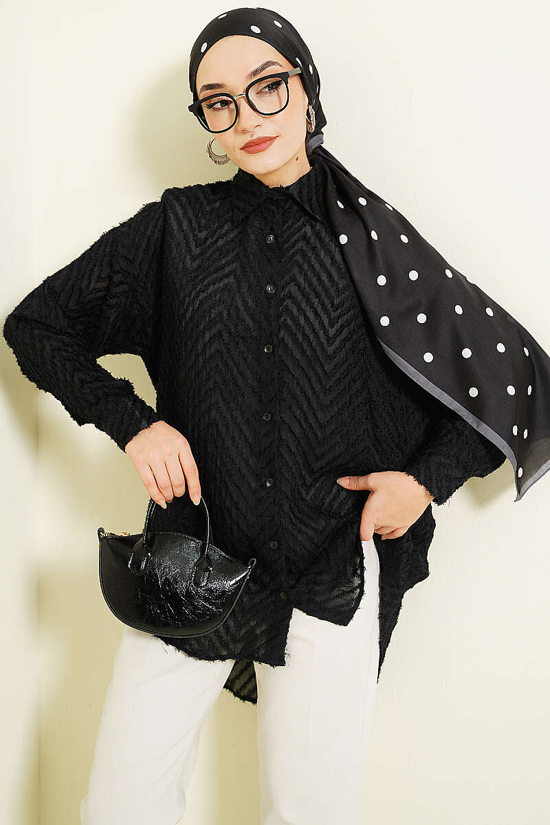 Loose Zigzag Shirt with Tassels - Black